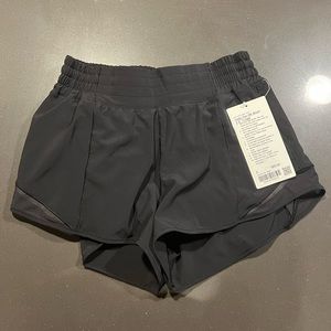 Lululemon hotty hot high rise 2.5” lined